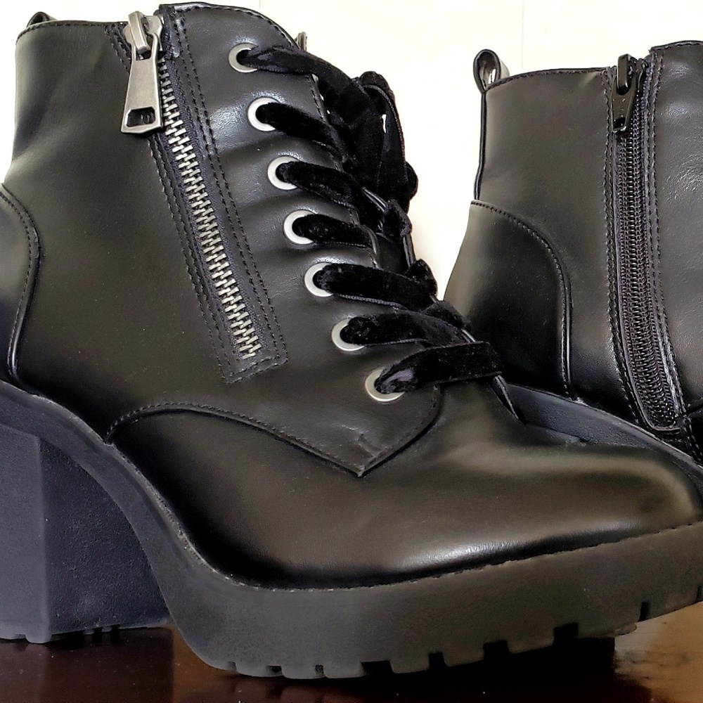 *SOLD*Chunky Heel Boots